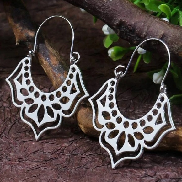 “Perforated Lotus” Lacey Punctured Ethnic Bollywood Floral Flower Petal Hoops - Picture 6 of 16